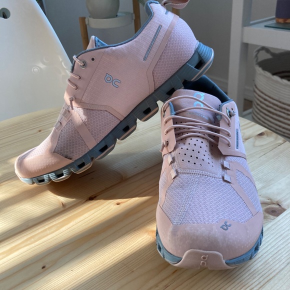 On Cloud Waterproof Running Shoes Rose/Lunar - Picture 4 of 13